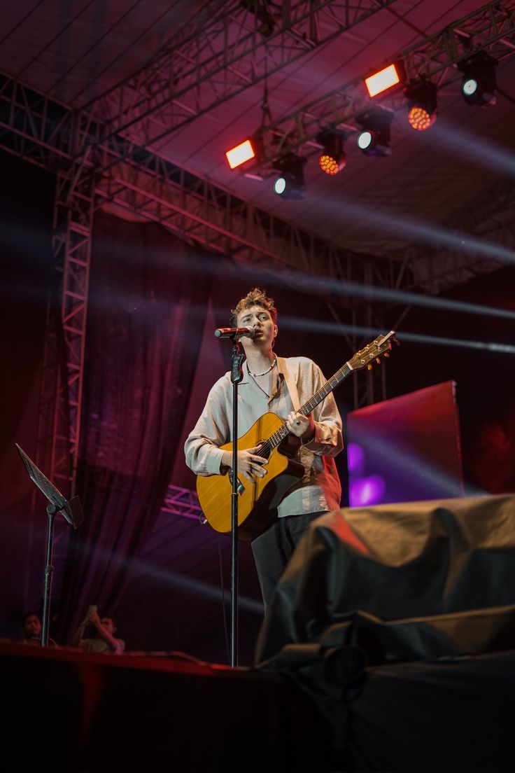 Nyoman Paul Performance